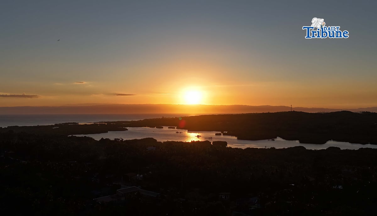 (April 09 2026) A sun set to off from Ubayon Loon Bohol, On Thursday April 9 2026, April 9, 2026, the Local Government Unit of Loon, Bohol, reported that the area is experiencing a "DANGER" level heat index. Residents are warned that the high temperature poses a high risk of heat cramps, exhaustion, and potentially heat stroke with continued exposure. The MDRRMO-Loon strongly advises everyone to stay hydrated, alert, and protected against extreme heat conditions. In case of symptoms such as dizziness, headache, or excessive sweating, seek immediate rest and medical attention if necessary. Photo/Analy Labor