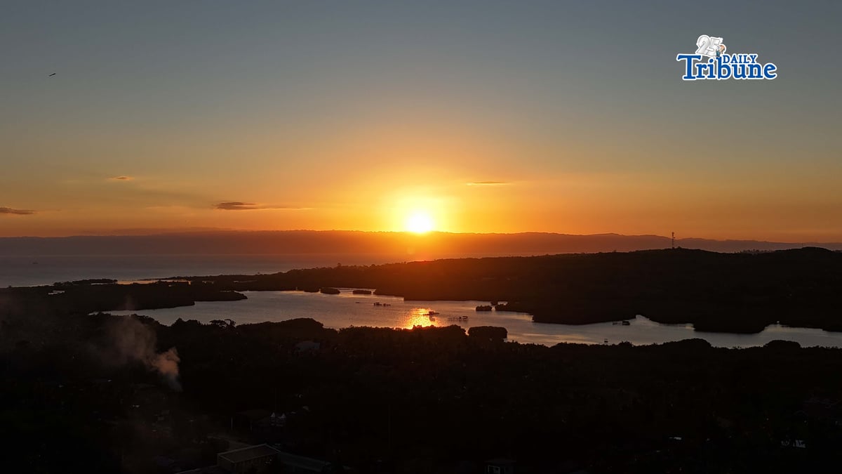 (April 09 2026) A sun set to off from Ubayon Loon Bohol, On Thursday April 9 2026, April 9, 2026, the Local Government Unit of Loon, Bohol, reported that the area is experiencing a "DANGER" level heat index. Residents are warned that the high temperature poses a high risk of heat cramps, exhaustion, and potentially heat stroke with continued exposure. The MDRRMO-Loon strongly advises everyone to stay hydrated, alert, and protected against extreme heat conditions. In case of symptoms such as dizziness, headache, or excessive sweating, seek immediate rest and medical attention if necessary. Photo/Analy Labor