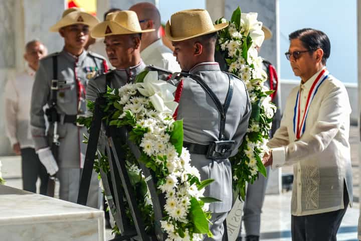 ONWARD, we must go President Ferdinand Marcos Jr. urged Filipinos to show courage and solidarity as the country faces economic pressures brought by ongoing tensions in the Middle East. In his message during the commemoration of the 84th Anniversary of Araw ng Kagitingan on 9 April at the Mt. Samat National Shrine, the President said nation-building is a shared responsibility that must be grounded in integrity, courage, and love of country.