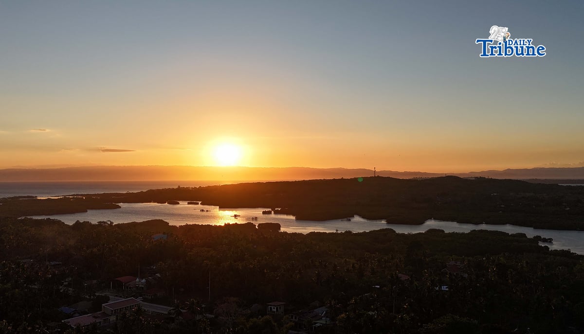 (April 09 2026) A sun set to off from Ubayon Loon Bohol, On Thursday April 9 2026, April 9, 2026, the Local Government Unit of Loon, Bohol, reported that the area is experiencing a "DANGER" level heat index. Residents are warned that the high temperature poses a high risk of heat cramps, exhaustion, and potentially heat stroke with continued exposure. The MDRRMO-Loon strongly advises everyone to stay hydrated, alert, and protected against extreme heat conditions. In case of symptoms such as dizziness, headache, or excessive sweating, seek immediate rest and medical attention if necessary. Photo/Analy Labor