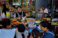 Quiapo street food vendors tighten belts as LPG prices soar