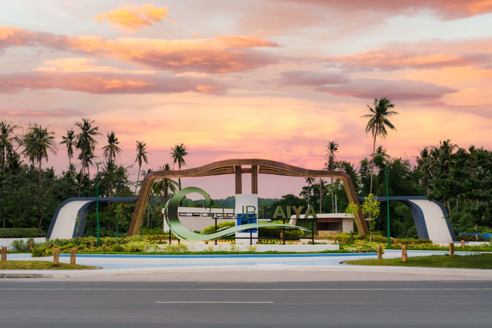 Riding the full tide at Club Laiya