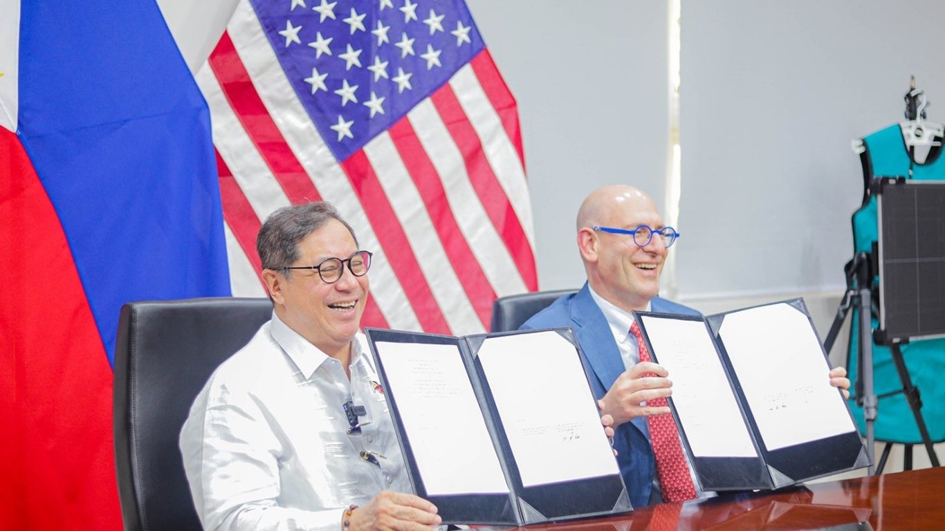 HEALTH Secretary Teodoro Herbosa and US Embassy Chargé d’Affaires Robert Ewing