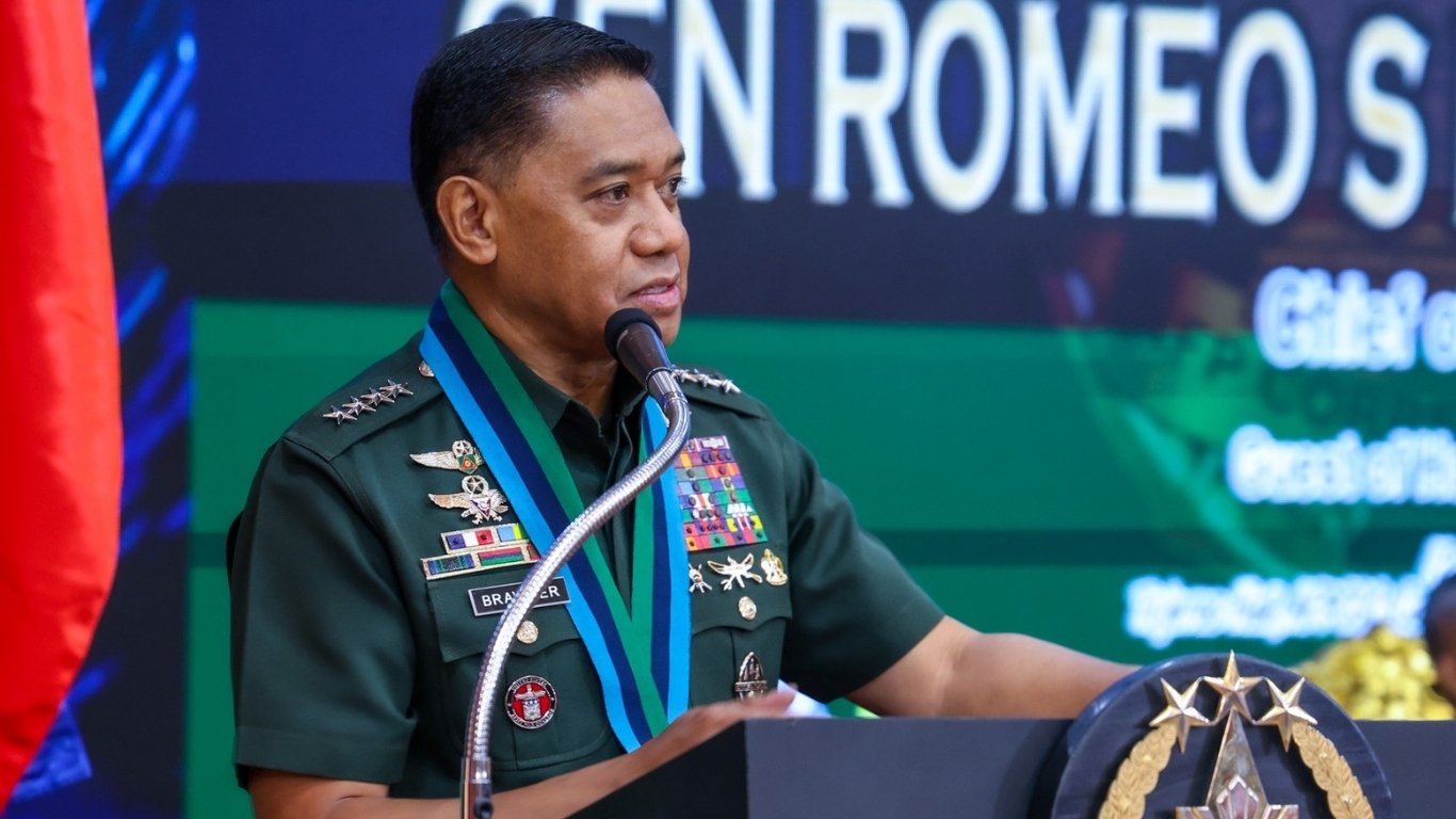 PMA honors outgoing AFP leader Brawner