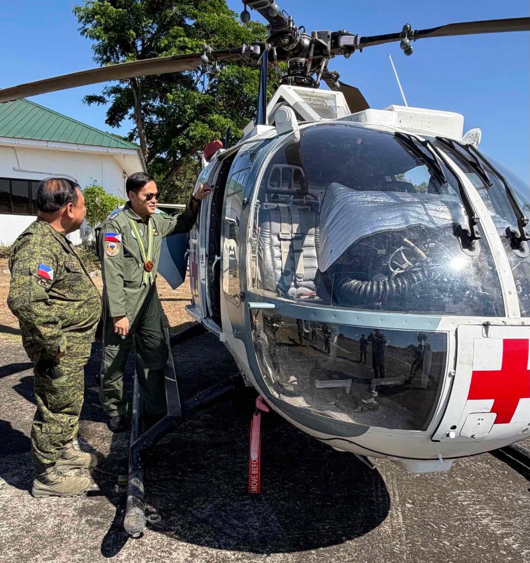Air Force Reservist becomes 1st external recipient of Army Aviation Wings