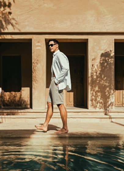 LIGHT traveler: Piolo Pascual travels easy and makes arrangements on the fly.