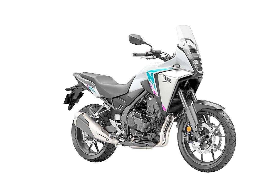 NX500 in Pearl Horizon White delivers a lightweight ride with steady control on city roads and rough terrain.