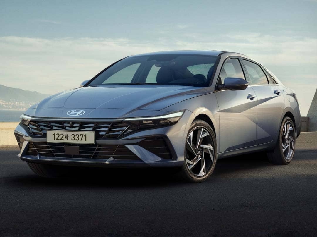 ELANTRA Hybrid joins Hyundai’s April promo with discounts reaching up to P200,000.