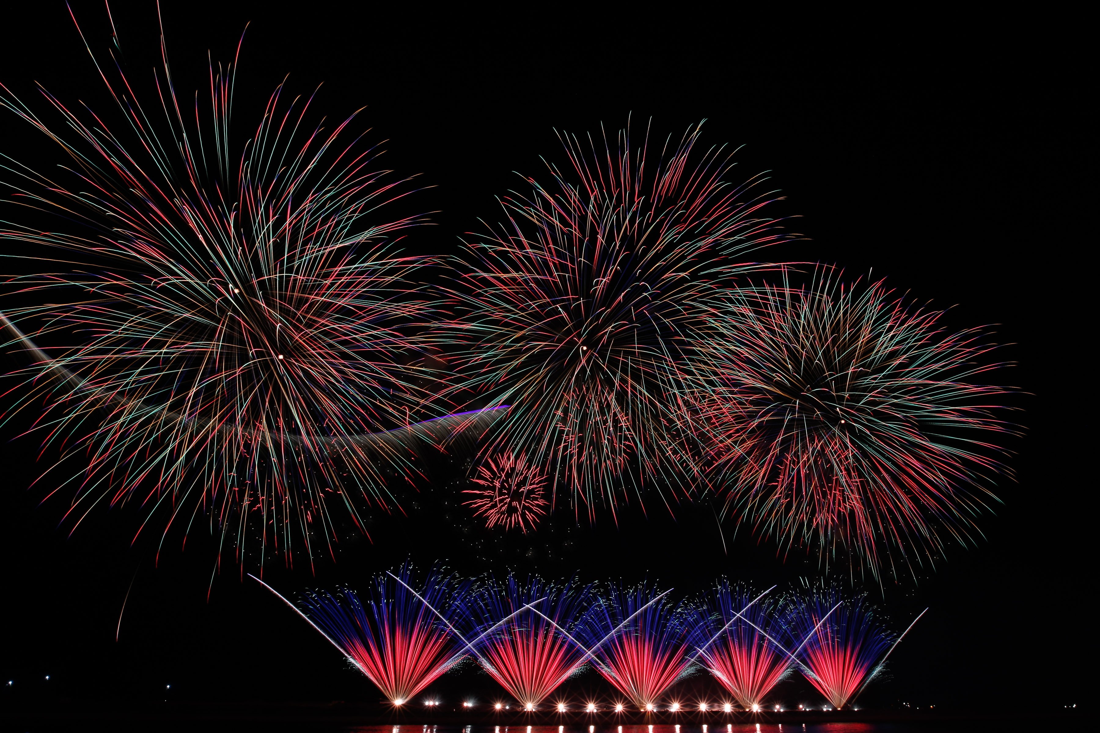 Philippines' Platinum Fireworks Incorporated lights up the Manila Bay skies during the finale exhibition of the 13th Philippine International Pyromusical Competition at the SM Mall of Asia in Pasay City on 11 April 2026. Pyrotex Fireworx from the United Kingdom took this year's championship title, besting seven other competing countries.