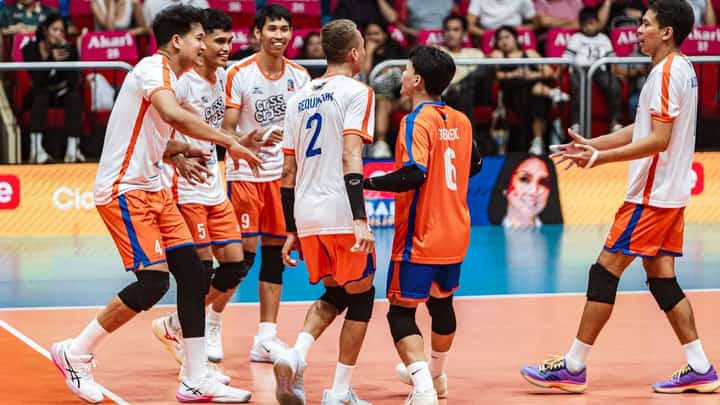 Criss Cross rallies, secures finals spot