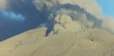 Kanlaon emits ash plume, logs 102 quakes