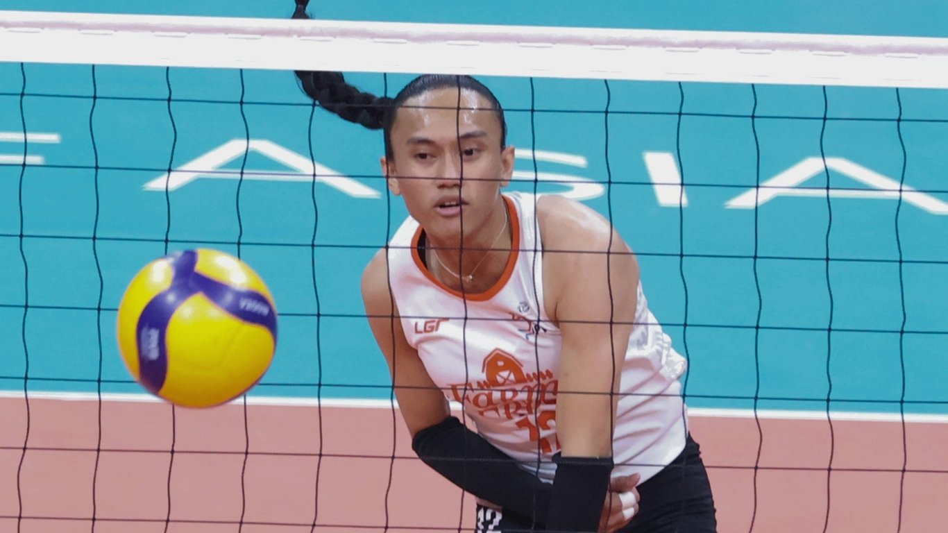 FOXIES FIRESTORM: Farm Fresh stuns PLDT, boosts finals chances