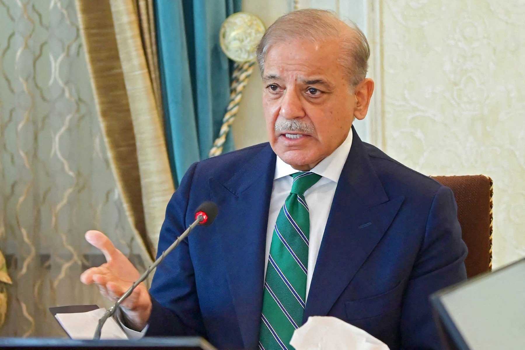 Pakistani PM in diplomatic blitz ahead of next U.S.-Iran talks