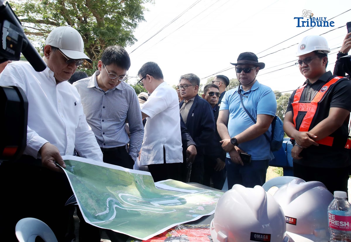 (April 15 2026) Sandiganbayan Third Division justices show the map of the alleged ghost flood control project at Purok 5, Brgy. Bunsuran in Pandi, Bulacan, linked to ex-Senator Ramon “Bong” Revilla Jr. and former officials of the DPWH Bulacan 1st District Engineering Office. On Wednesday April 15 2026. Photo/Analy Labor