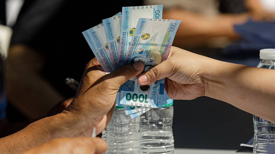 Dswd Distribution CoA flags P397M AICS beneficiary payments | Daily Tribune