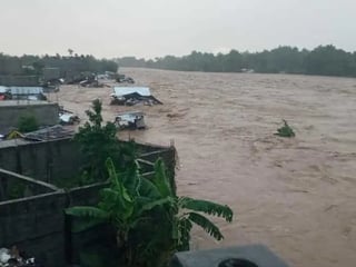 Floods kill at least 19
