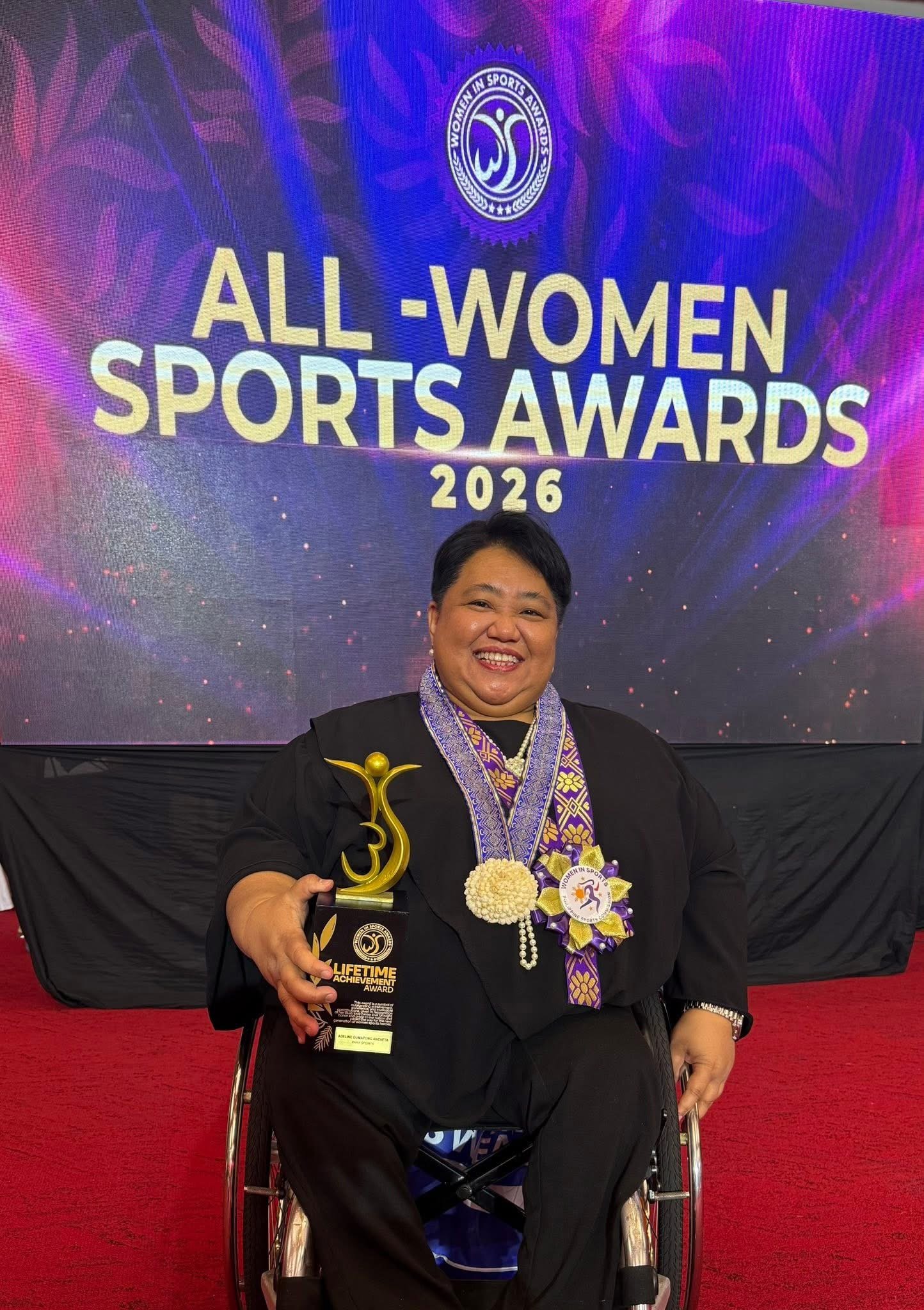 Para lifter basks in HoF induction