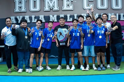 Dolphins sink table tennis foes