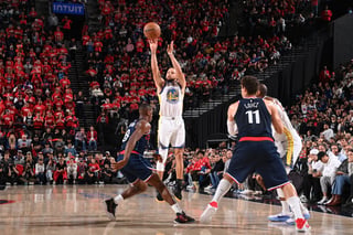 Warriors rally, oust Clippers; 76ers advance