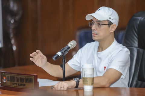 Isko Moreno honors Rotary for lifesaving neonatal ventilators