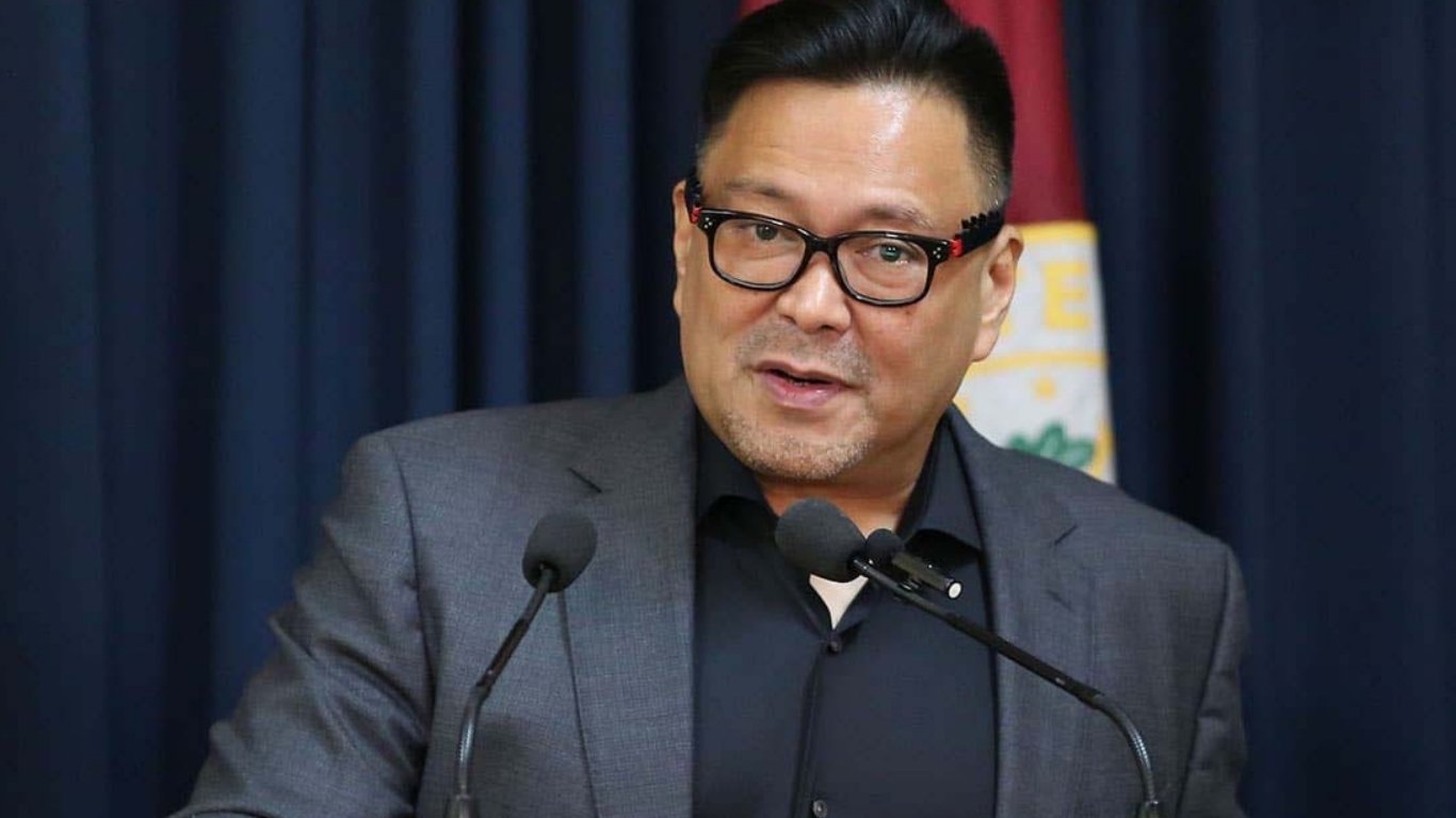 Ejercito files bill regularizing midwives