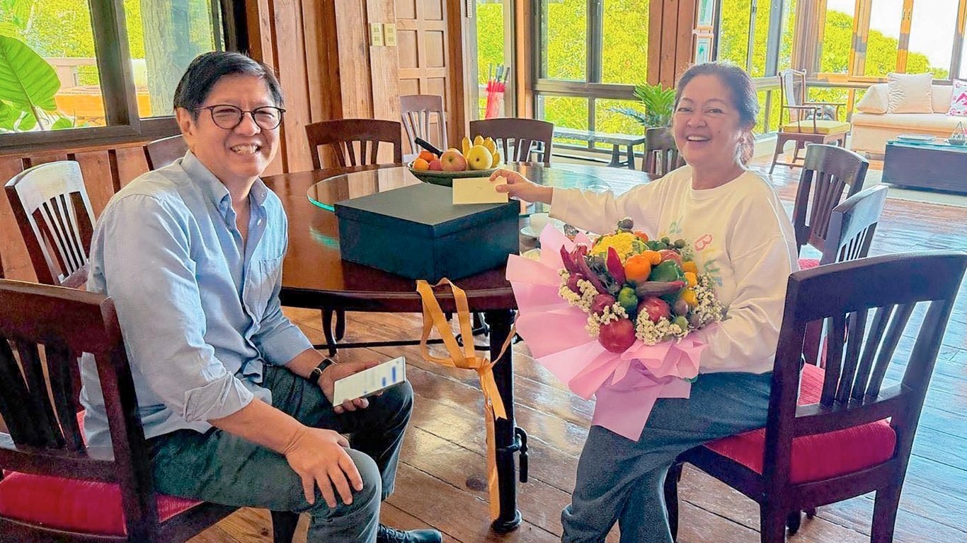 33 years after, love still in full bloom