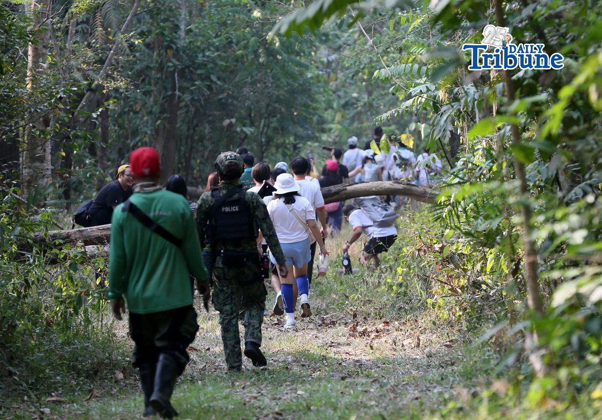 Hundreds of nature lovers joined Lakbay Kalikasan 2026 at La Mesa Nature Reserve on Saturday, 18 April 2026, participating in a nature hike and wellness activities promoting environmental protection and community action. Anchored on the global theme “Our Power, Our Planet,” the event highlighted the impact of collective efforts in caring for the environment during the Manila Water Earth Day celebration. Photo by Analy Labor.