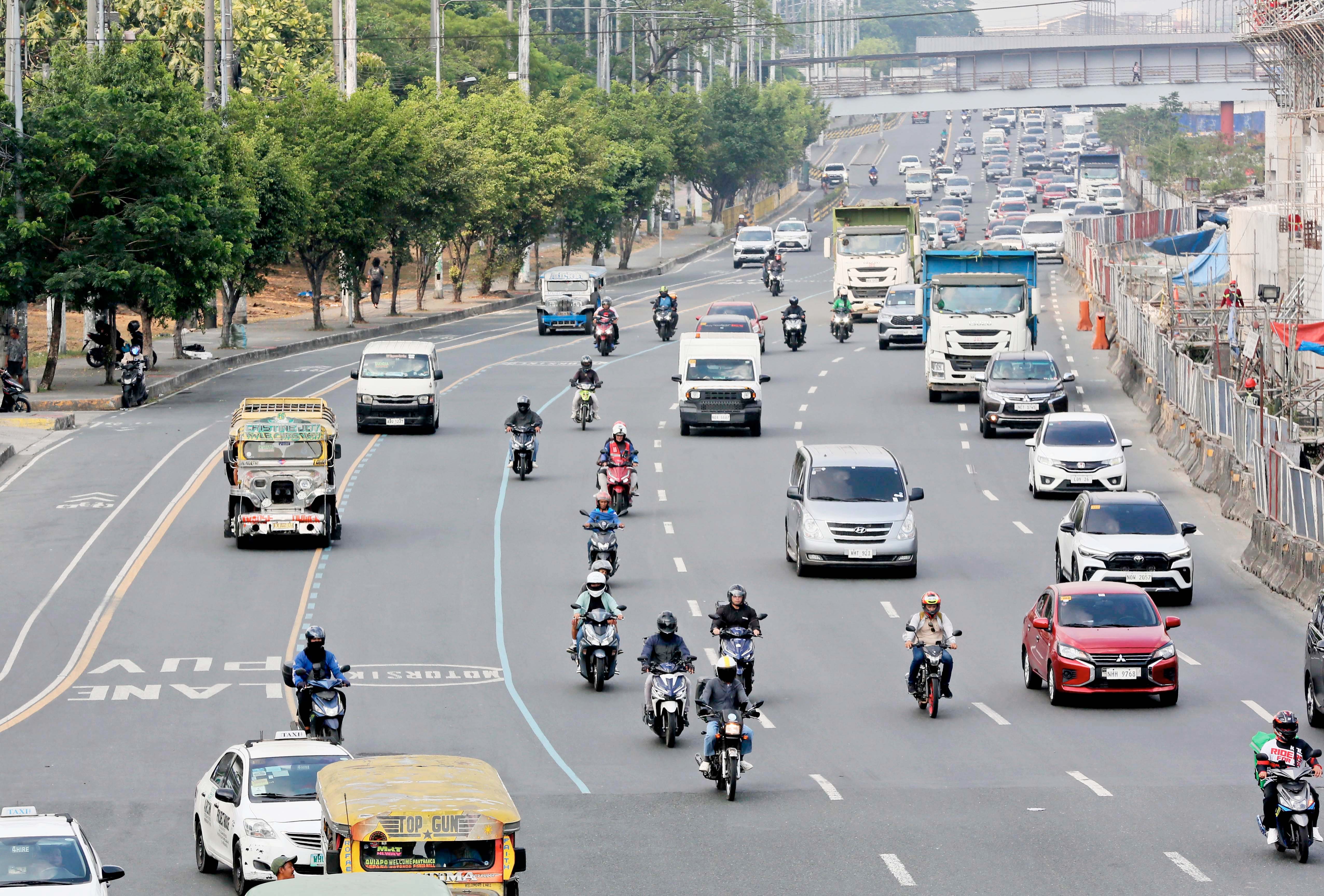 Motorists savor mega fuel slash