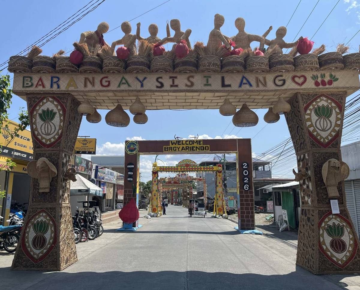 Bongabon’s Sibuyas Festival showcases arch-making tradition | Daily Tribune