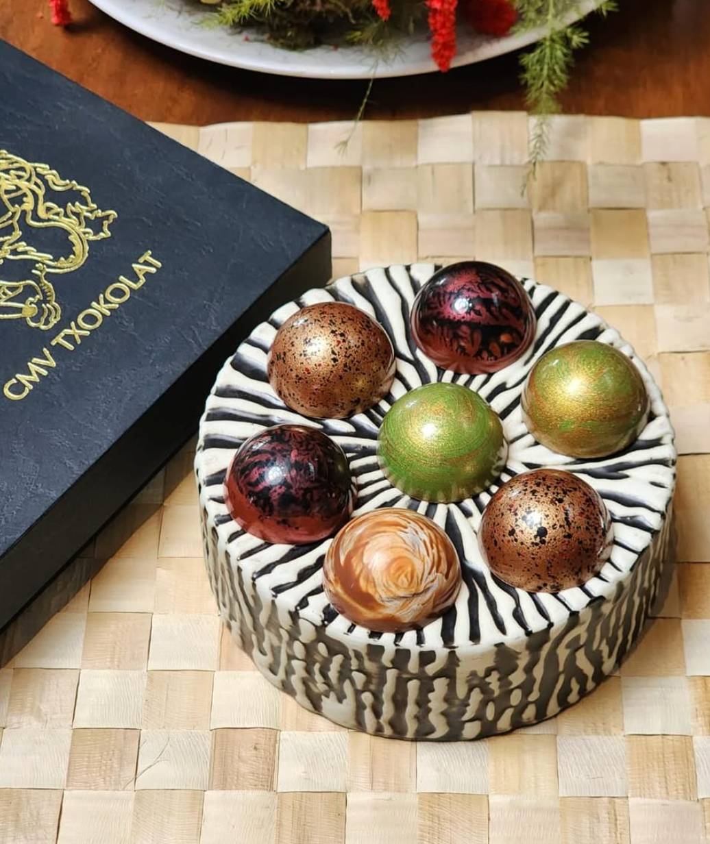 OFTENTIMES, Valdes’ creations for CMV Txocolat are too pretty to eat.