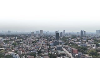 Smoke, sickness fears shadow Navotas evac