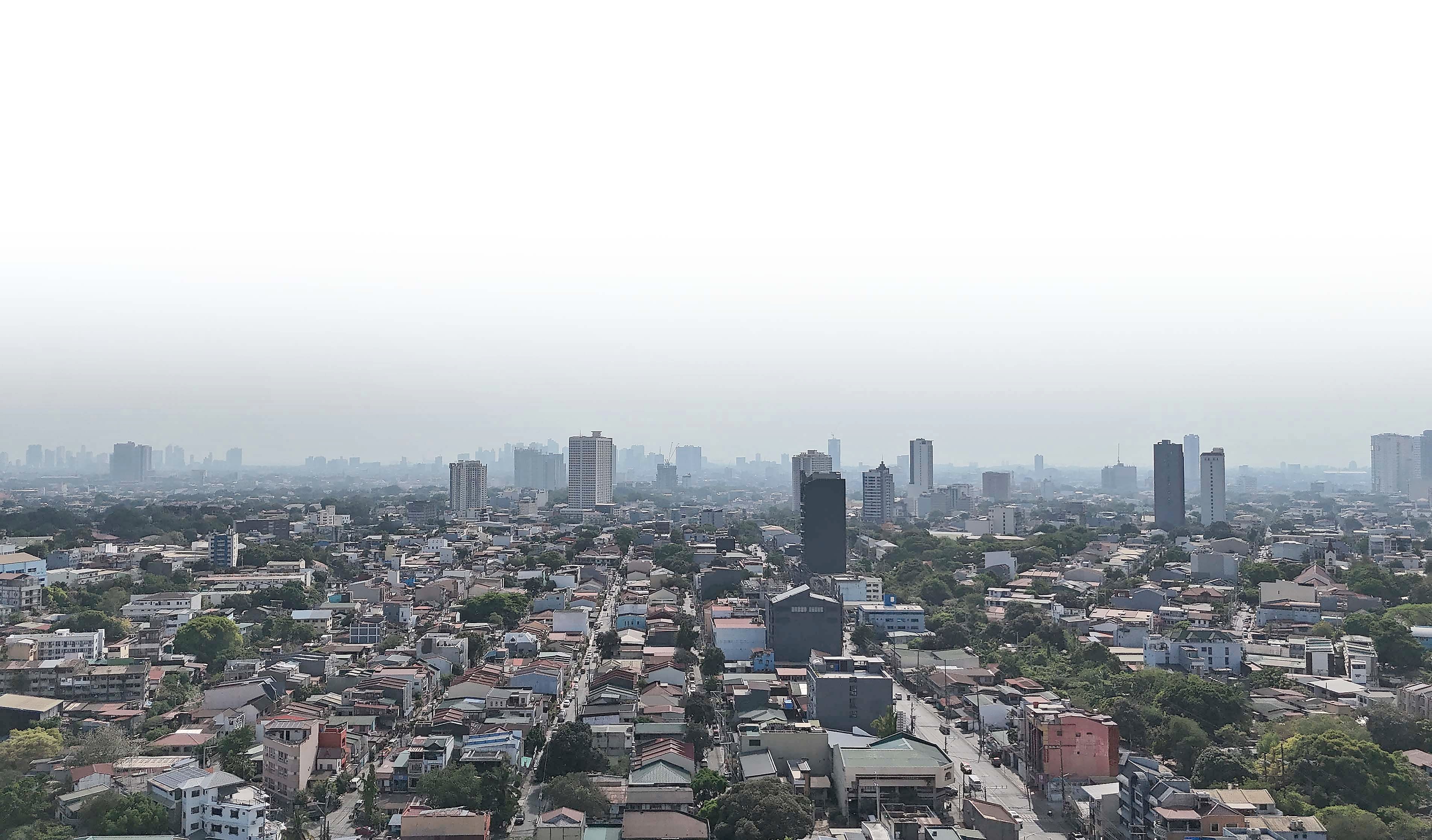 Smoke, sickness fears shadow Navotas evac
