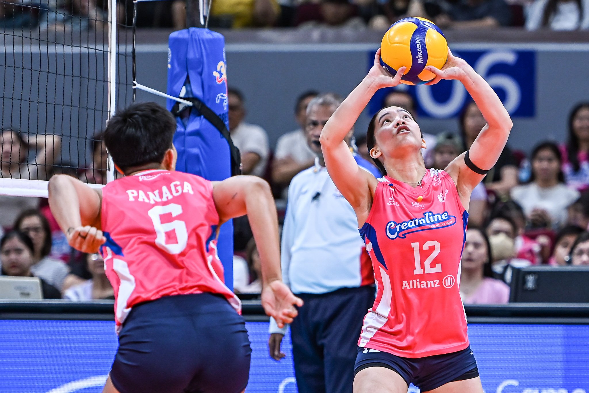 HUNGER GAMES: Hungry teams Creamline, Cignal open title showdown