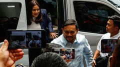 Villars seek SEC case dismissal