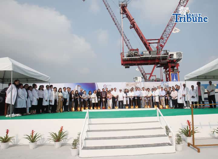 St. Luke's QC topping off ceremony