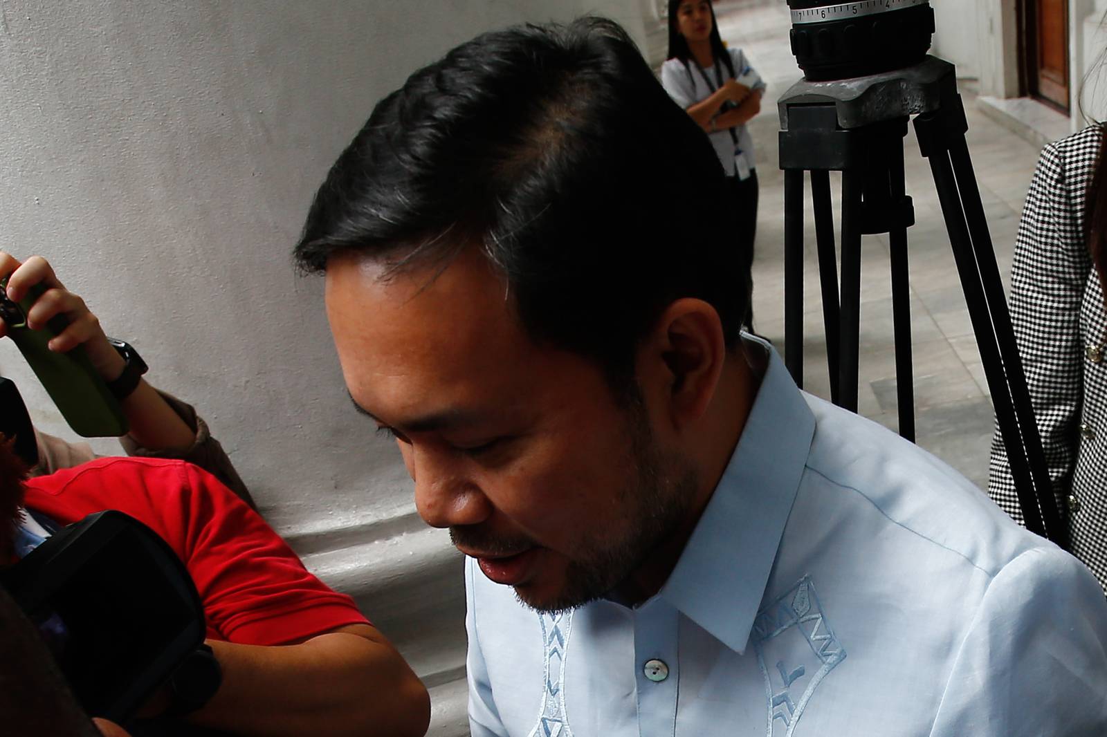 Senators Mark Villar and Camille Villar arrive at the Department of Justice in Ermita, Manila, on 20 April 2026 for the continuation of the preliminary investigation into the market manipulation, insider trading, and misleading disclosure complaints filed by the Securities and Exchange Commission against Villar Land Holdings Corporation officers.