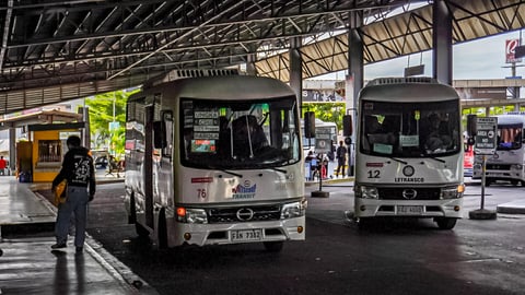 Transport groups threaten strike anew