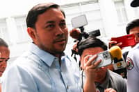 Mark Villar switches side