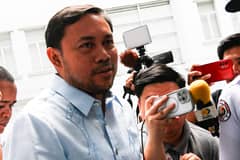 Mark Villar switches side