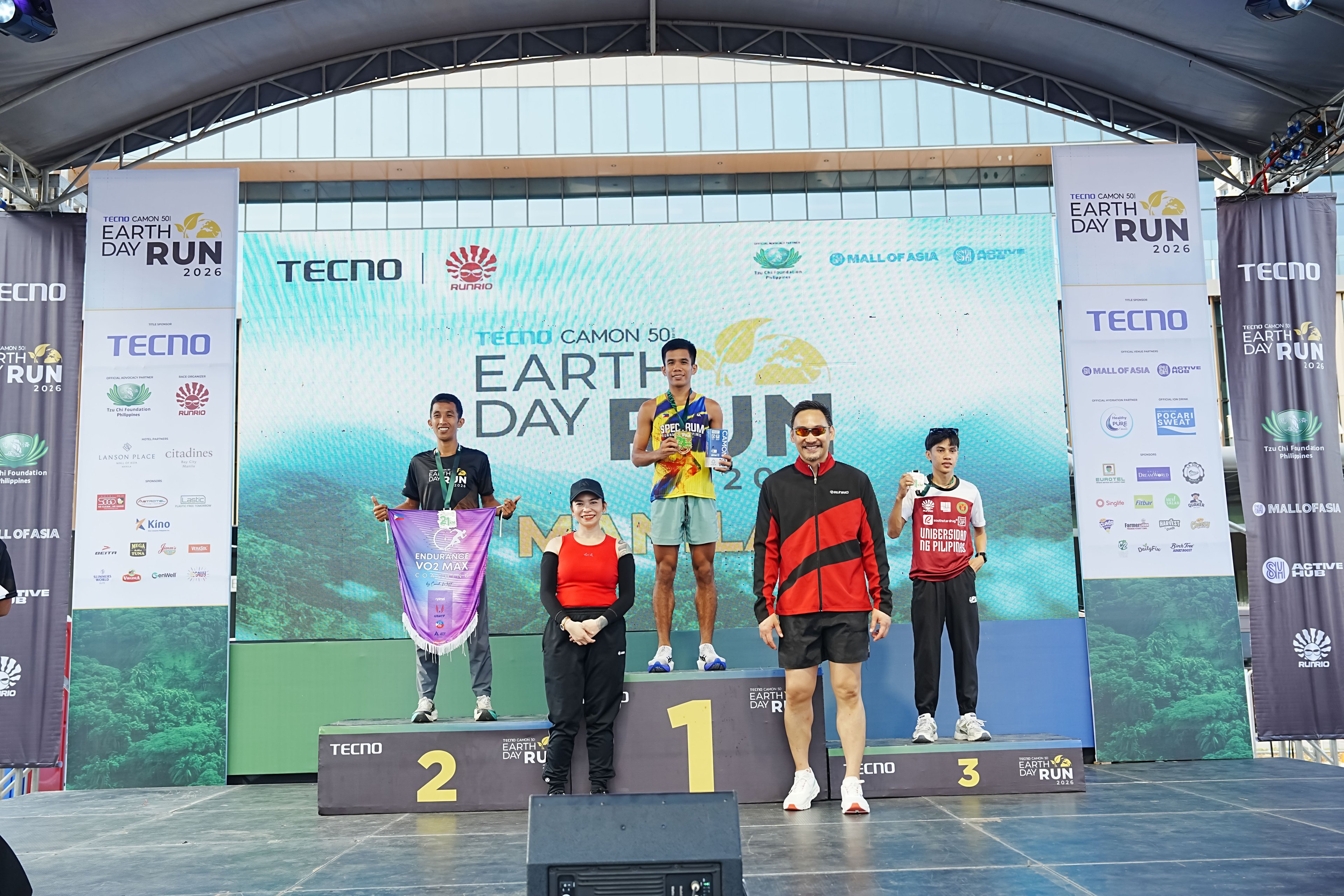 Estampador edges Cruz in Manila leg
