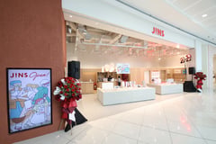 JINS debuts refreshed minimalist space, airframe zero gravity