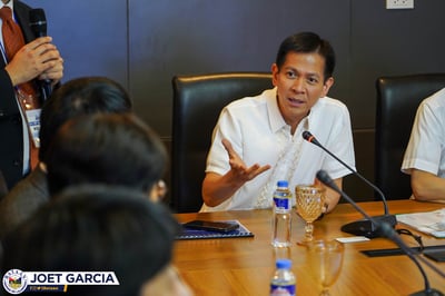 Bataan governor tells constituents to limit going outside due to smog from Navotas landfill