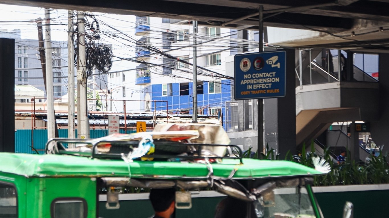 MMDA cameras track waste, parking violations