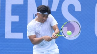 Fernandez sizzles, marches to 3rd round