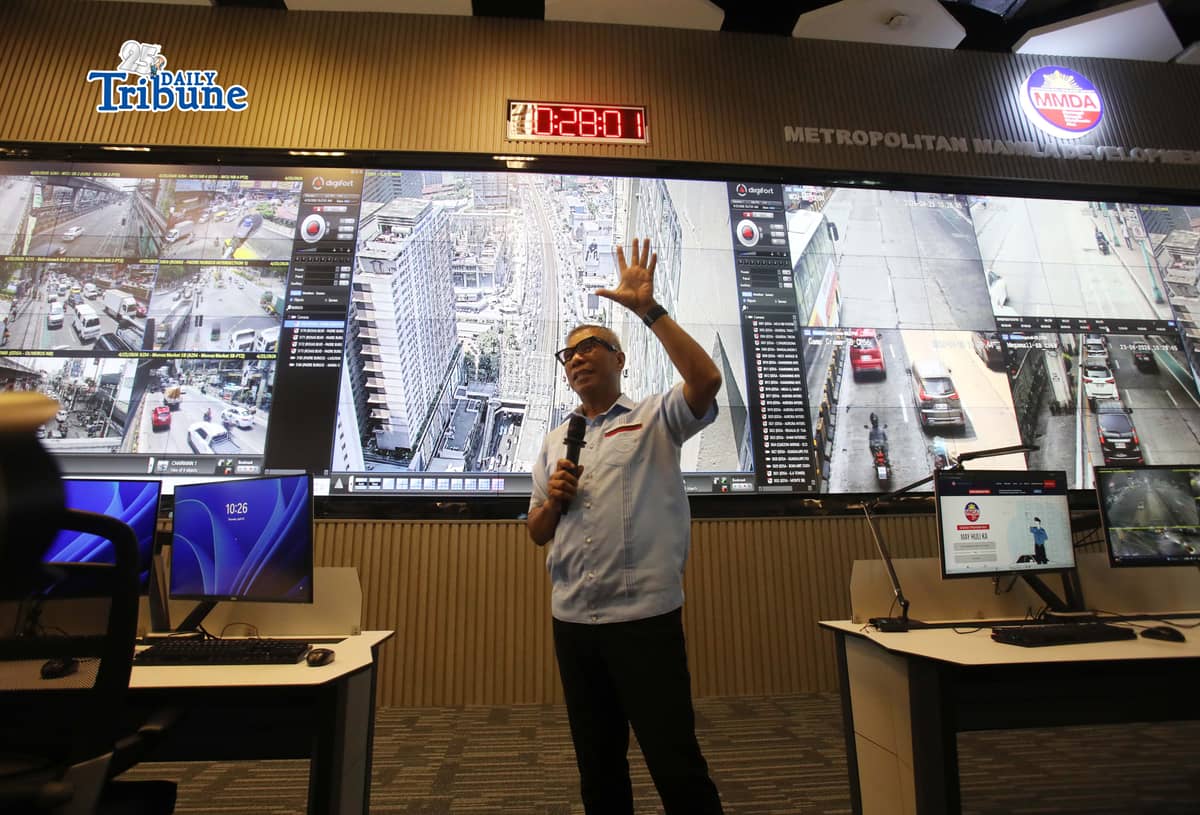 (April 23 2026) MMDA General Manager Nicolas Torre show to the media a quick demo showcasing the agency’s CCTV monitoring system used for the No Contact Apprehension Policy (NCAP) for traffic violation and littering at the MMDA Command Center on Thursday, April 23, 2026. The initiative aims to strengthen traffic enforcement and promote discipline among motorists through real-time. Photo/Analy Labor