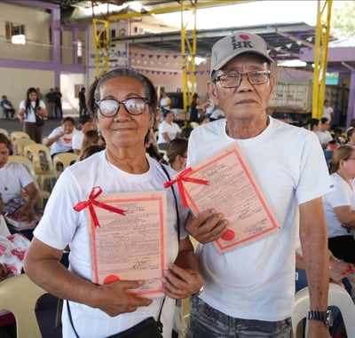 DAR, local governments award 81 CLOAs to 75 farmers in Pampanga