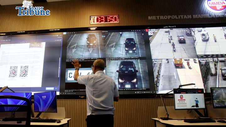 (April 23 2026) MMDA General Manager Nicolas Torre show to the media a quick demo showcasing the agency’s CCTV monitoring system used for the No Contact Apprehension Policy (NCAP) for traffic violation and littering at the MMDA Command Center on Thursday, April 23, 2026. The initiative aims to strengthen traffic enforcement and promote discipline among motorists through real-time. Photo/Analy Labor