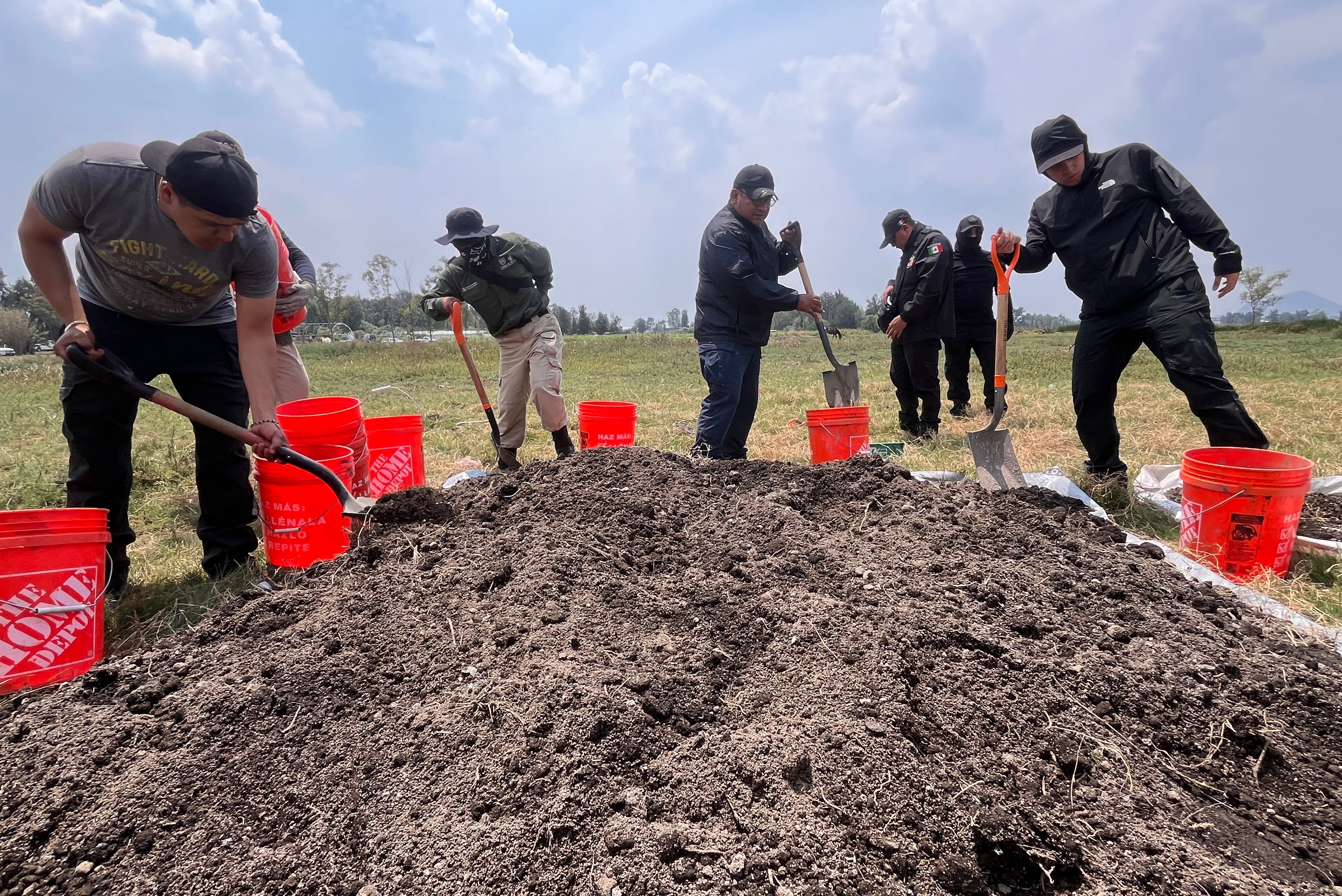Mexico, U.S. trade harsh words over deaths of American agents
