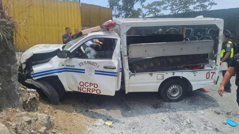 Police transport van crash kills five PDLs