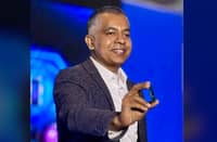 GEORGE Chacko, general manager of Intel Corporation’s Sales Group for Southeast Asia, Australia and New Zealand, showcases the Intel Core Ultra Series 3 processor during a product presentation.